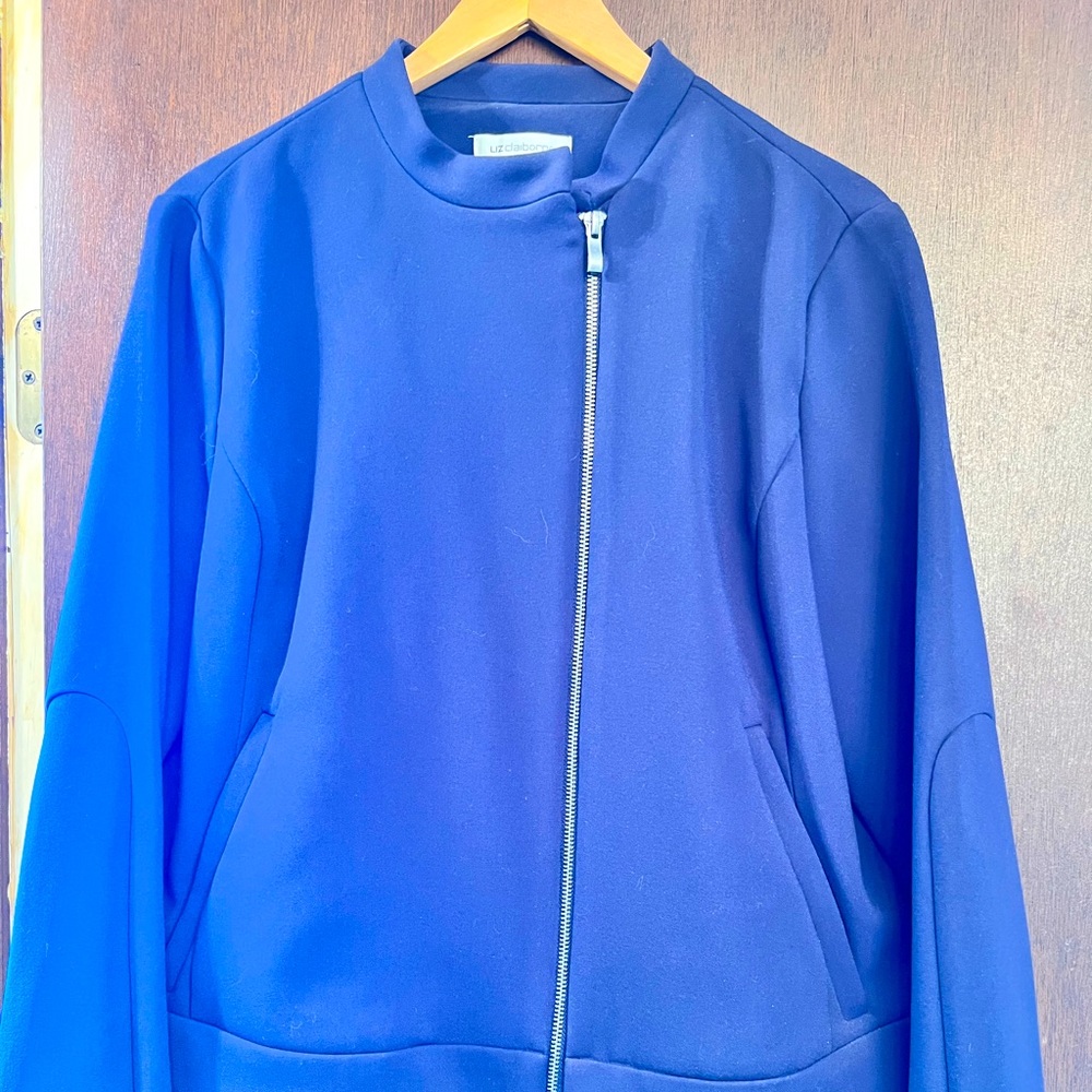 Brand new Liz Claiborne jacket. Size L